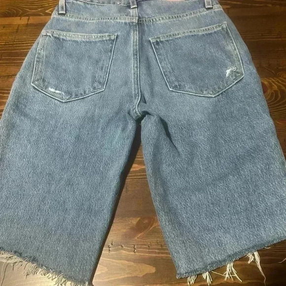 PAIGE Robbie Short High Rise Slim Bermuda Short Women Size 24 EUC - Picture 6 of 7